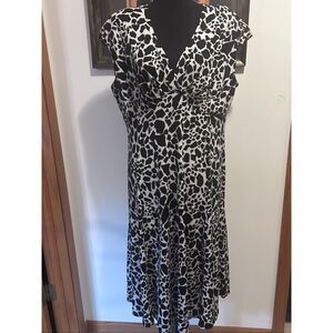 Evan Picone Black Label Size16 Animal Print V-Neck Flowy Dress Cap Sleeve NEW